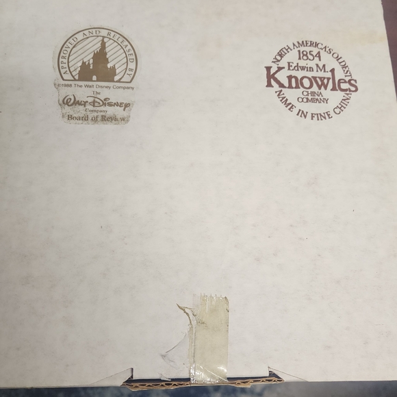 Edwin M Knowles Fine China Plate - Disney Edition Snow white - Picture 2 of 2